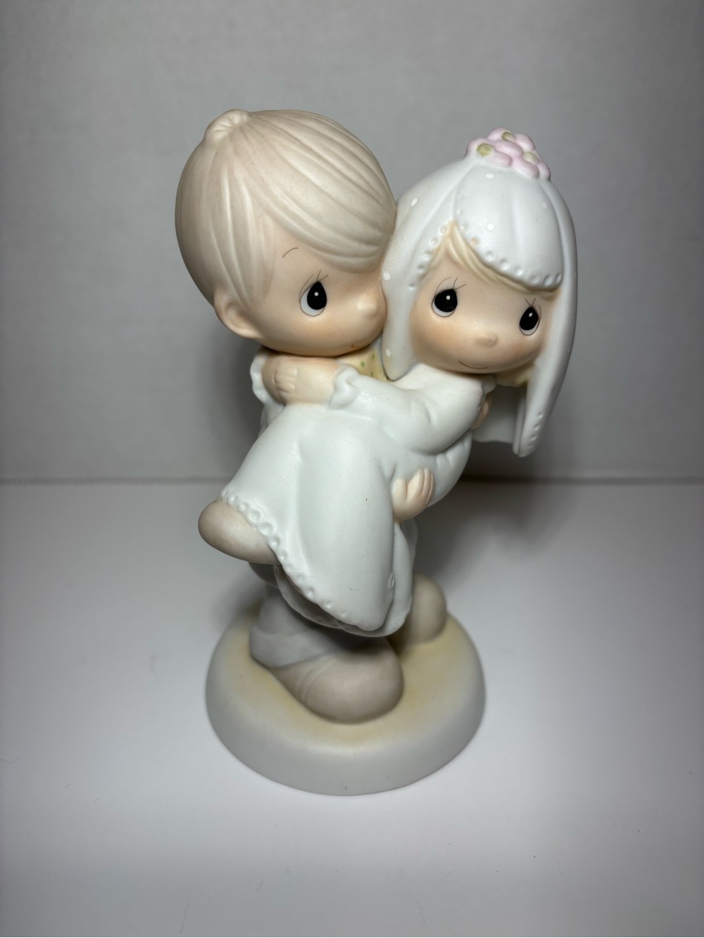 Precious Moments “Bless You Two” E-9255 1982 Bride Groom Wedding Topper Signed